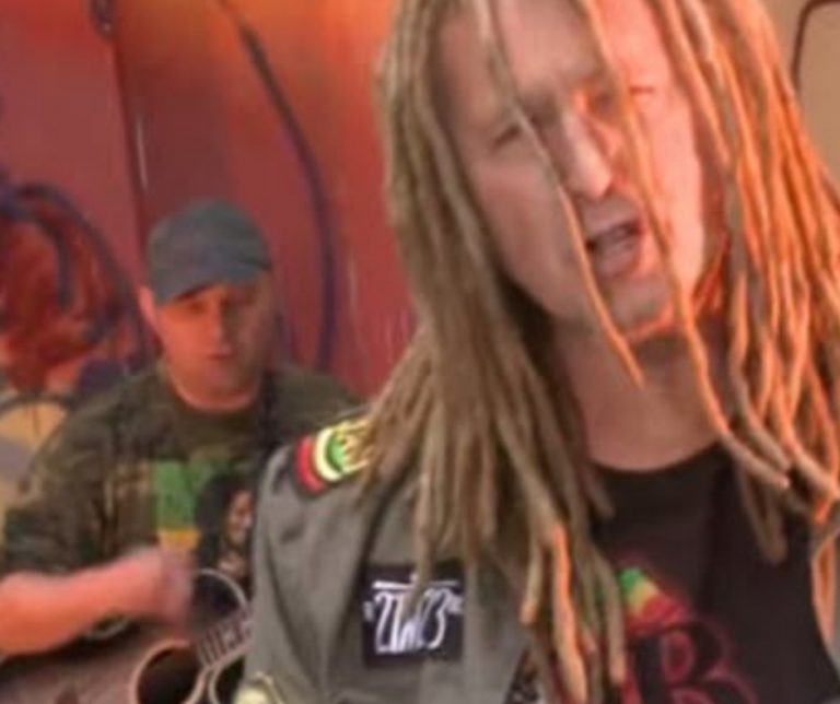 “Alibi” [Maleo Reggae Rockers]				    	    	    	    	    	    	    	    	    	    	4/5							(2)						