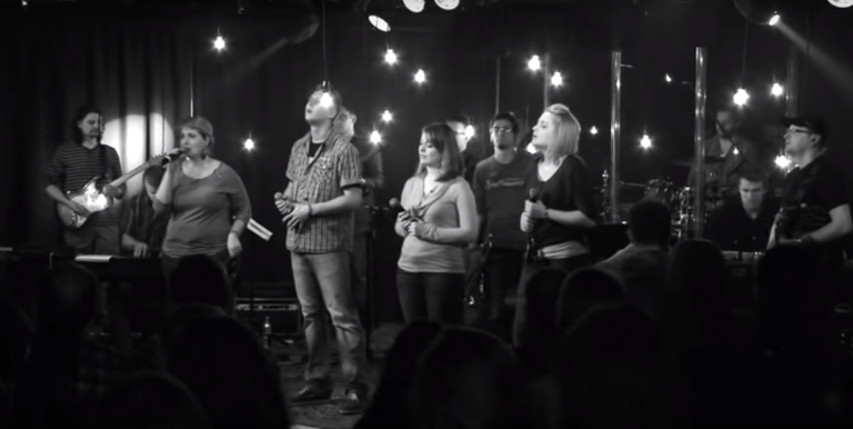 “Bóg Jam Jest” [exodus15]				    	    	    	    	    	    	    	    	    	    	5/5							(2)						